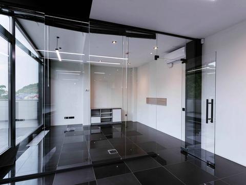 комерційна за адресою Гончарна вул., 9-А