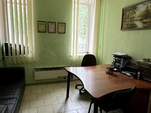 коммерческая по адресу Лікарняна, 1
