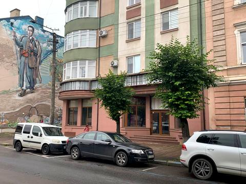 комерційна за адресою Кардинала Любомира Гузара вул., 15