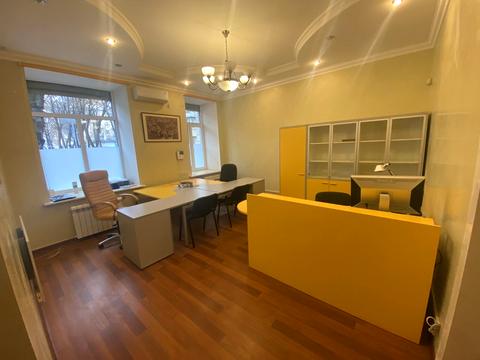 комерційна за адресою Левандовська вул. (Аніщенка), 8/15