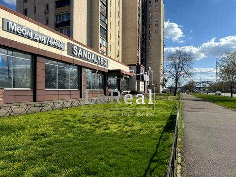 коммерческая по адресу Днепровская набережная ул., 13