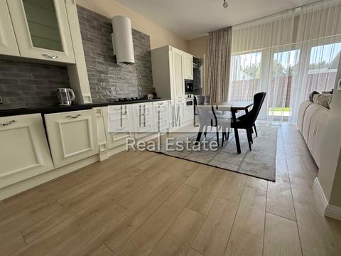 будинок за адресою Приозерна вул.