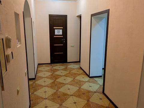 комерційна за адресою Кропивницького вул., 18