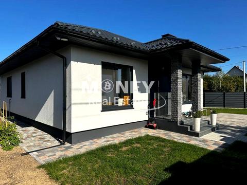 будинок за адресою с. Нові Петрівці, Нові Петрівці