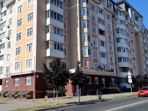 комерційна за адресою Богдана Хмельницького бульв., 19