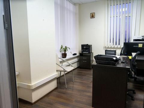 комерційна за адресою Загорівська вул. (Багговутівська), 23
