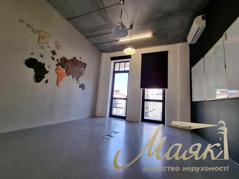 комерційна за адресою Воздвиженська вул., 51А