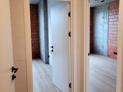 комерційна за адресою Дніпровська набережна вул., 17-В