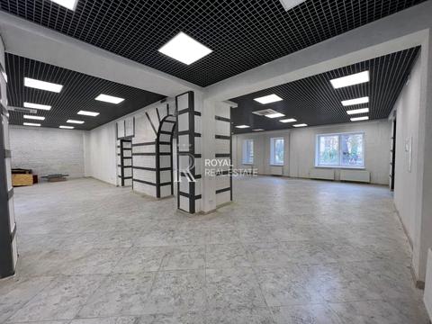 комерційна за адресою Івана Франка вул., 2б