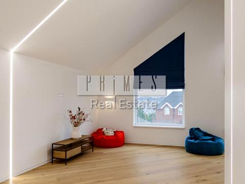 будинок за адресою Вишнева вул.