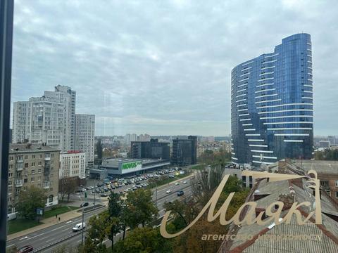 комерційна за адресою Миколи Міхновського бульв. (Дружби Народів), 19 