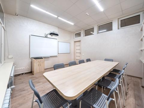 комерційна за адресою Перемишльська вул. (Червонопільська), 2-Г