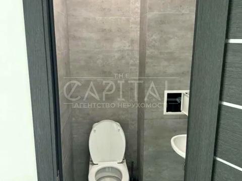 коммерческая по адресу вул. Вінстона Черчилля, 25