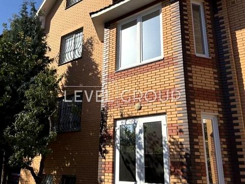 будинок за адресою Богатирська вул., 30а