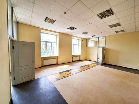 комерційна за адресою Леся Курбаса вул., 12