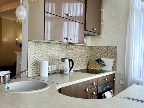 квартира за адресою В'ячеслава Чорновола вул., 27