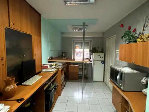 комерційна за адресою Богдана Хмельницького просп. (Героїв Сталінграда), 9