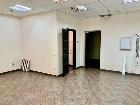 комерційна за адресою Мечникова вул., 10-Б