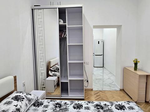 квартира за адресою Рене Декарта вул., 3
