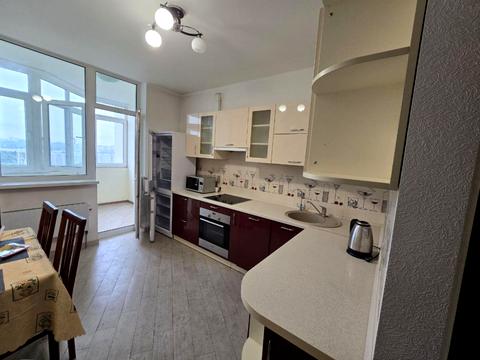 квартира за адресою Миколи Бажана просп., 8-Б