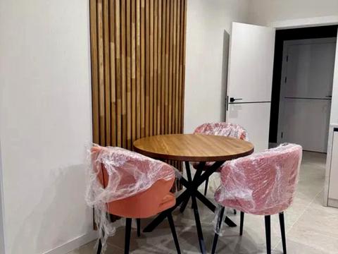 квартира за адресою Домбровського вул., 3