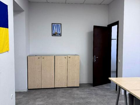 коммерческая по адресу Леси Украинки бульв., 6