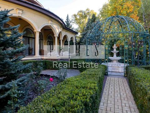 будинок за адресою смт. Козин, Столичне шосе