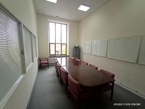 коммерческая по адресу Довженко ул., 4