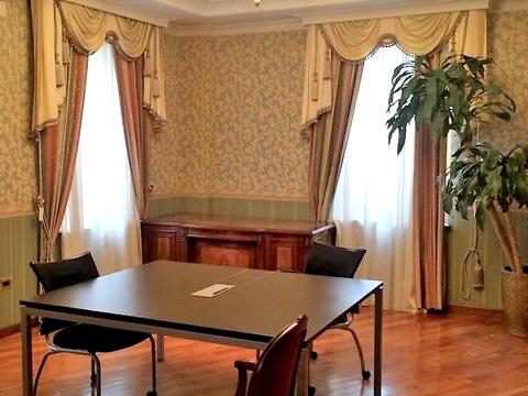 комерційна за адресою Андріївський узвіз, 7-А