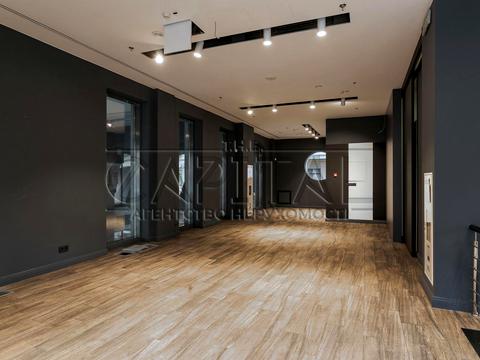 комерційна за адресою Володимирська вул., 38