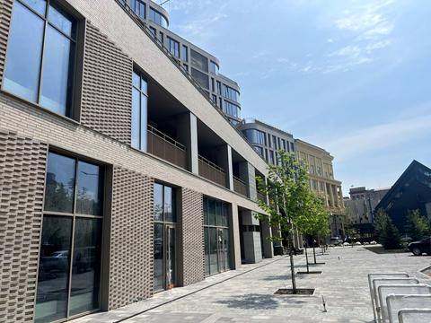 комерційна за адресою Первозванівська вул., 2