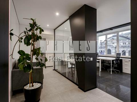 комерційна за адресою Володимирська вул., 51/53