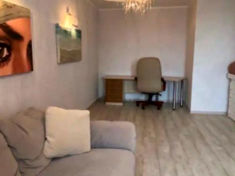 квартира за адресою Будівельників вул. (Фрунзе), 3