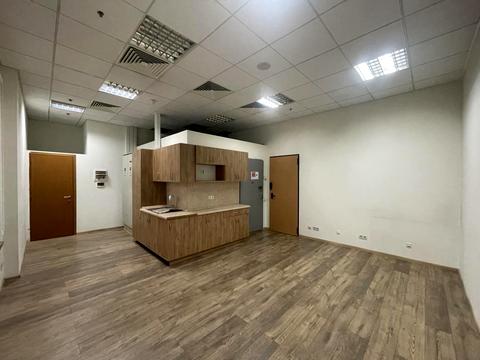 комерційна за адресою Богдана Хмельницького вул., 52