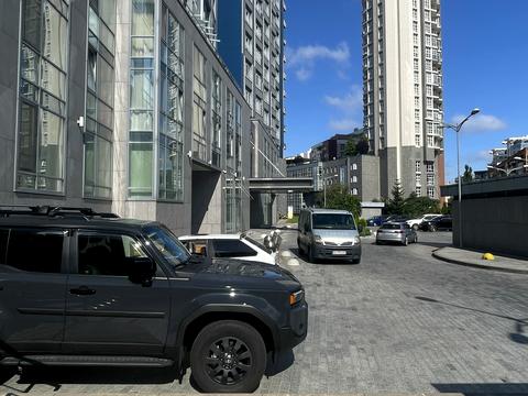 комерційна за адресою Джона Маккейна вул. (Івана Кудрі), 7