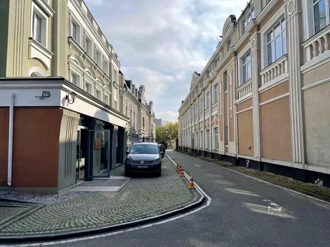 комерційна за адресою Золотоустівська вул., 23-А