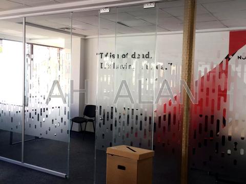 комерційна за адресою Володимирська вул., 77А