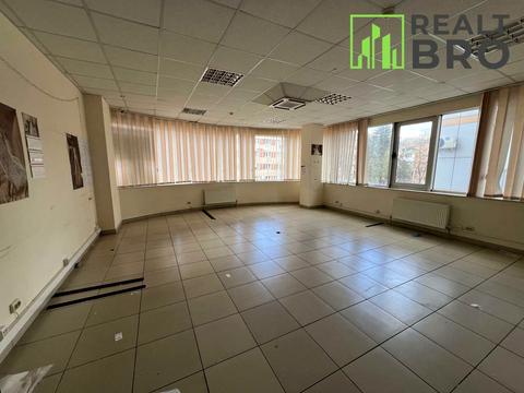 комерційна за адресою Зарічанська вул., 1