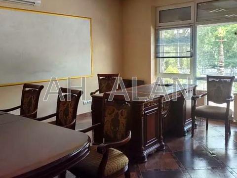 комерційна за адресою Оболонська набережна вул., 15