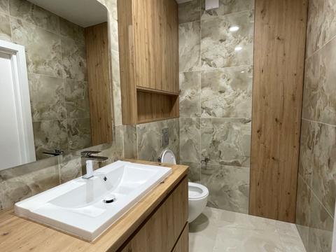 квартира за адресою Літературна вул., 10