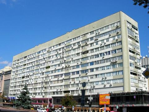 комерційна за адресою Володимирська вул., 51/53