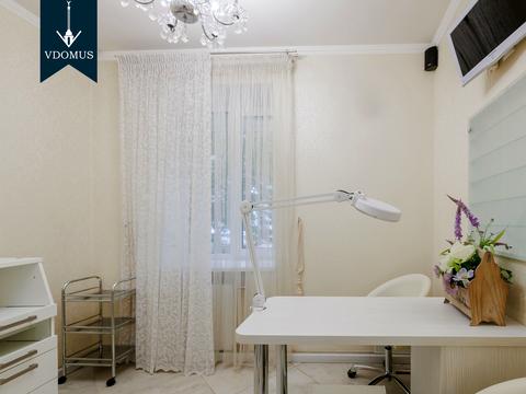комерційна за адресою Госпітальна вул., 2