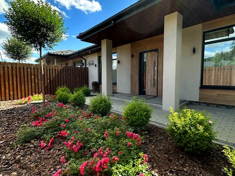 будинок за адресою Першотравнева