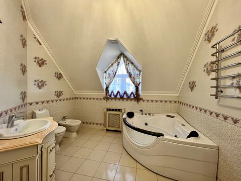 будинок за адресою с. Гатне, Андріївська вул., 10