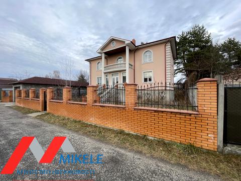 будинок за адресою смт. Козин, 2 лінія, 1