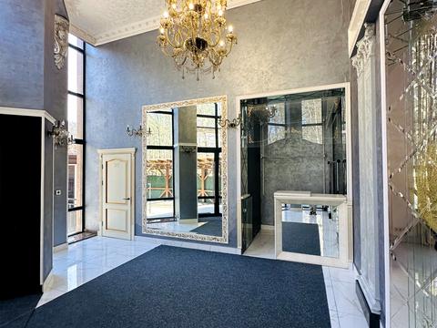 комерційна за адресою Шевченка вул., 61 з