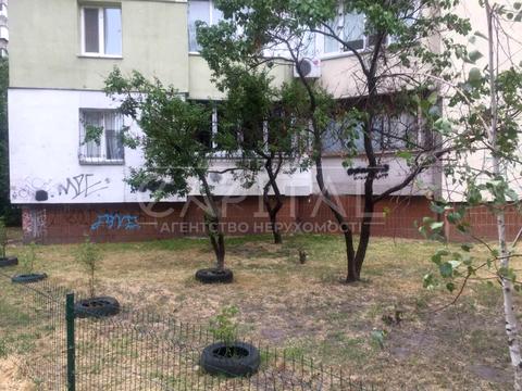 коммерческая по адресу Братства Тарасовцев ул. (Декабристів), 10-А