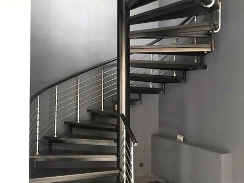комерційна за адресою Володимирська вул., 38