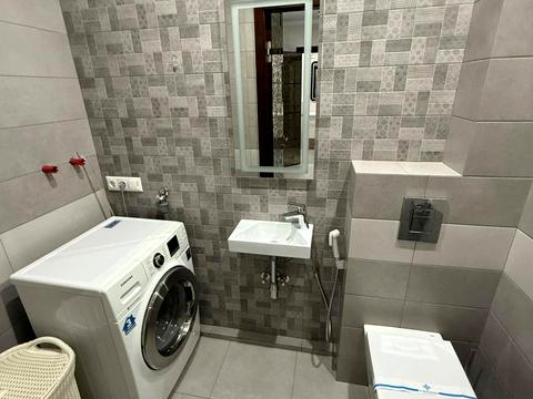 квартира за адресою Левка Лук'яненка вул. (Василя Жуковського), 16, 18, 20, 24