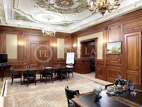 комерційна за адресою Володимирська вул., 49-Б